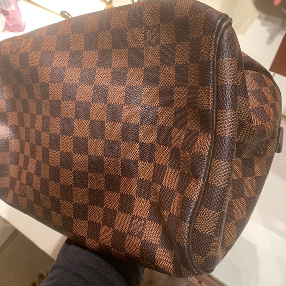 Louis Vuitton Speedy Bag - Picture 7 of 13